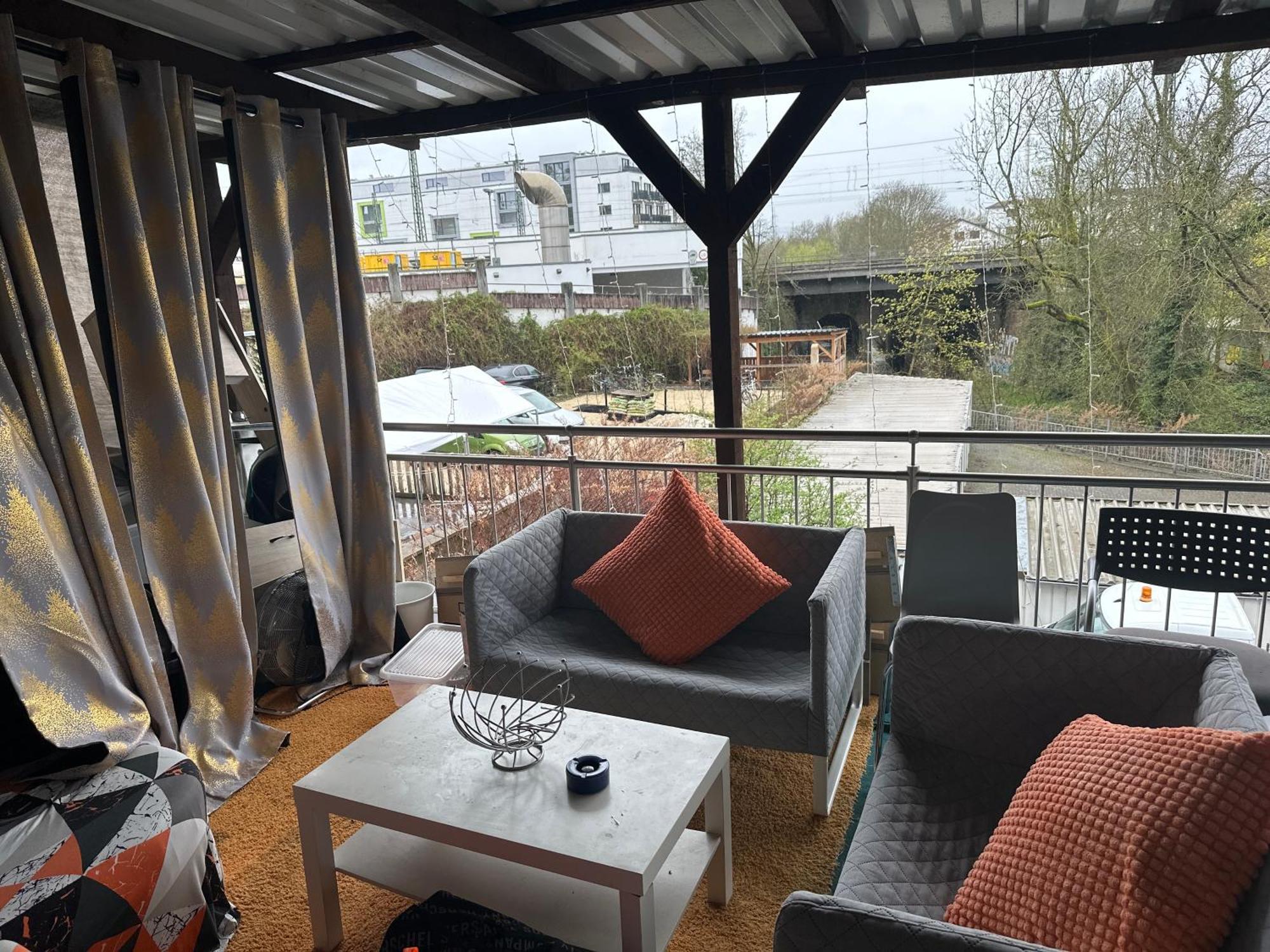Schoenes Zimmer In Bahnhofsnaehe In Einer Wohnung Mit Grosser Terrasse Гіссен Екстер'єр фото